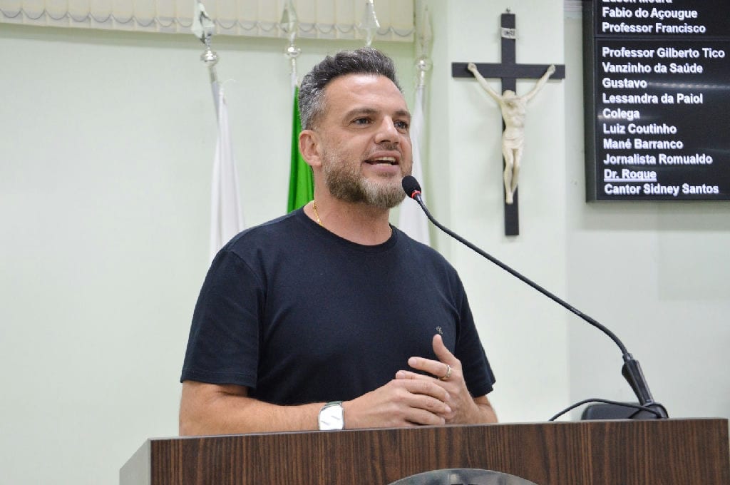 Itaquaquecetuba integra educadores de creche ao magistério a partir de 1º/1/2027