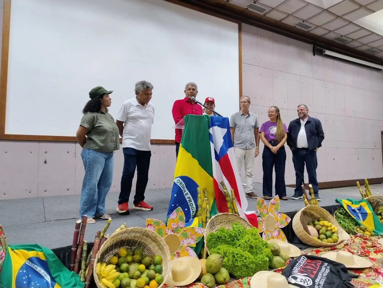 Jerônimo: “não folguem a minha corda” e pede pressão por políticas ao campo