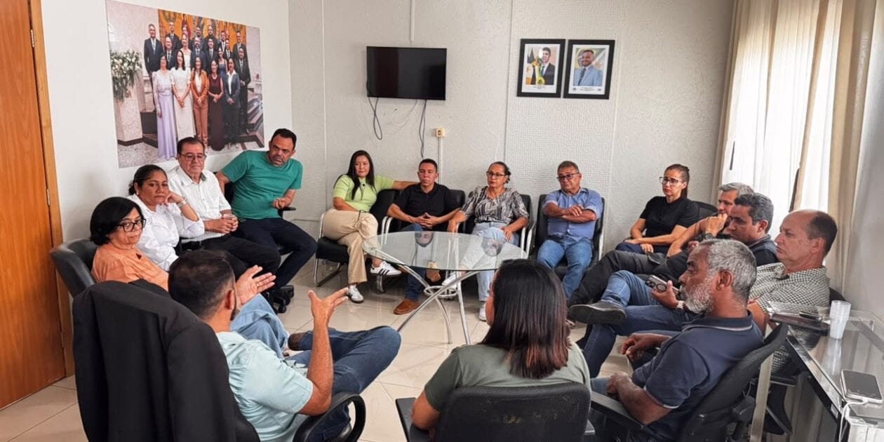 Câmara de Paraíso discute medidas contra falta de água e recebe movimento