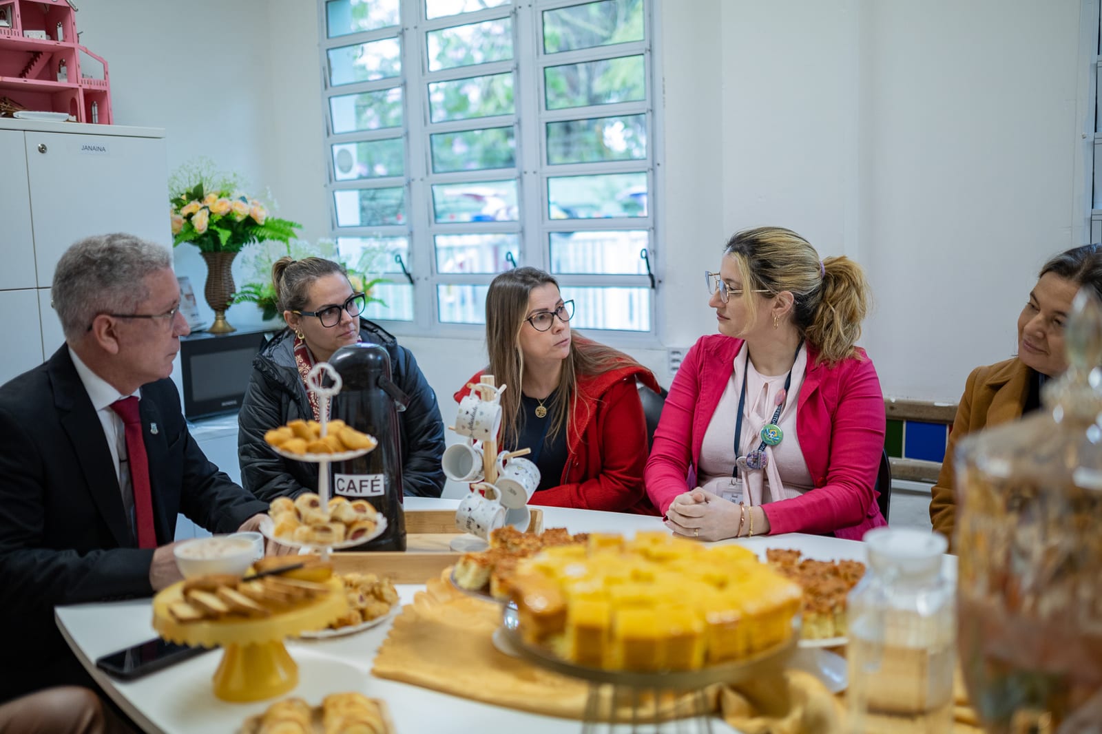 Café com Prefeito estreia em EMEI Carinha de Anjo, em Canoas