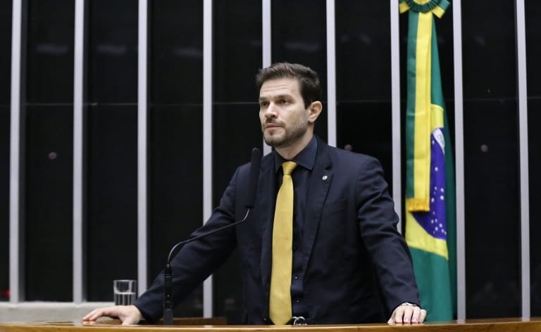 Câmara aprova projeto que obriga agressores a participar de reeducação