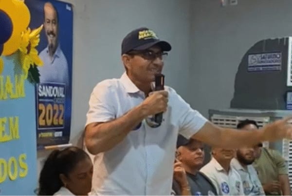 Vicentinho recebe apio do prefeito de Bandeirantes diante da manifestação popular