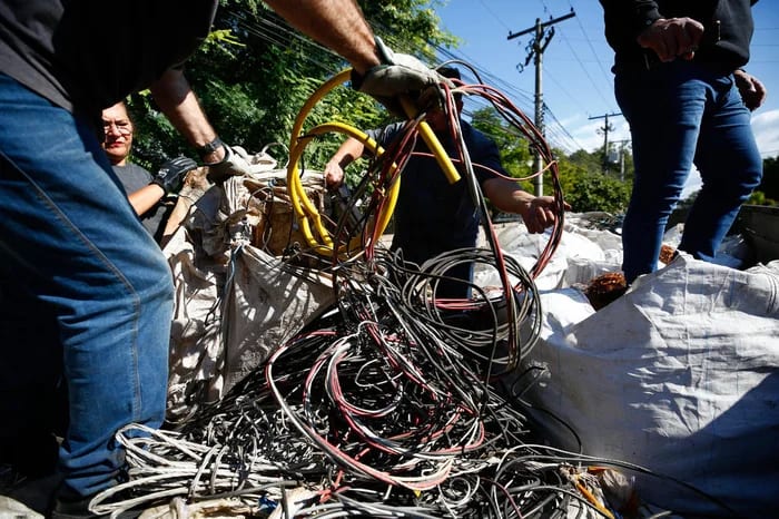 Roubo de fios vira epidemia e comerciantes cobram reação do poder público