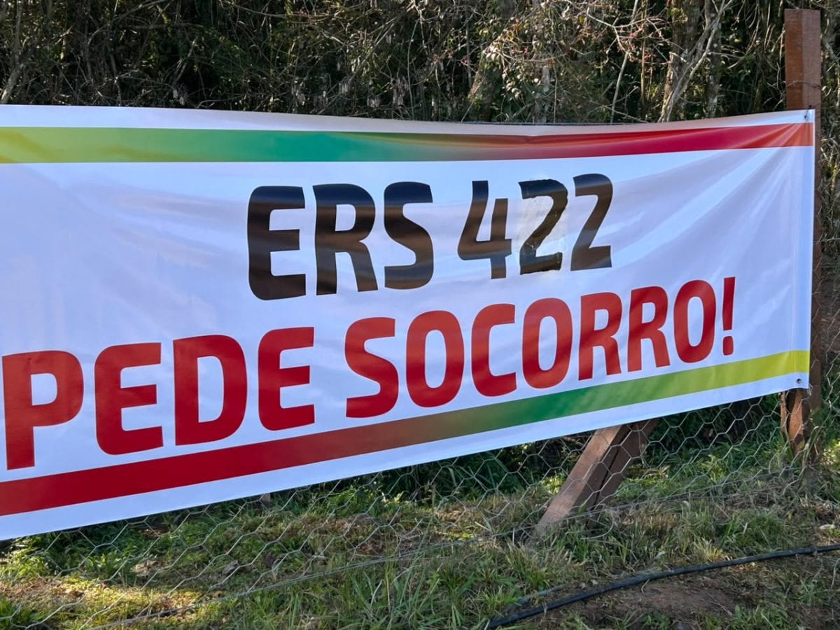 Moradores protestam por melhorias na ERS-422 entre Boqueirão do Leão e Barros Cassal
