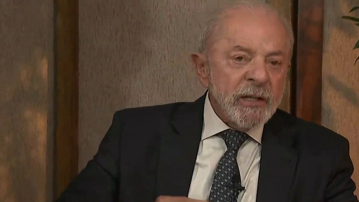 Lula diz que governo comprará R$ 300 bi em dívidas e dará Pix de R$ 5 mil