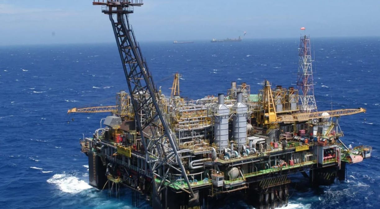 Bolsas da Europa fecham majoritariamente em alta com petróleo; ações expostas a Brasil caem