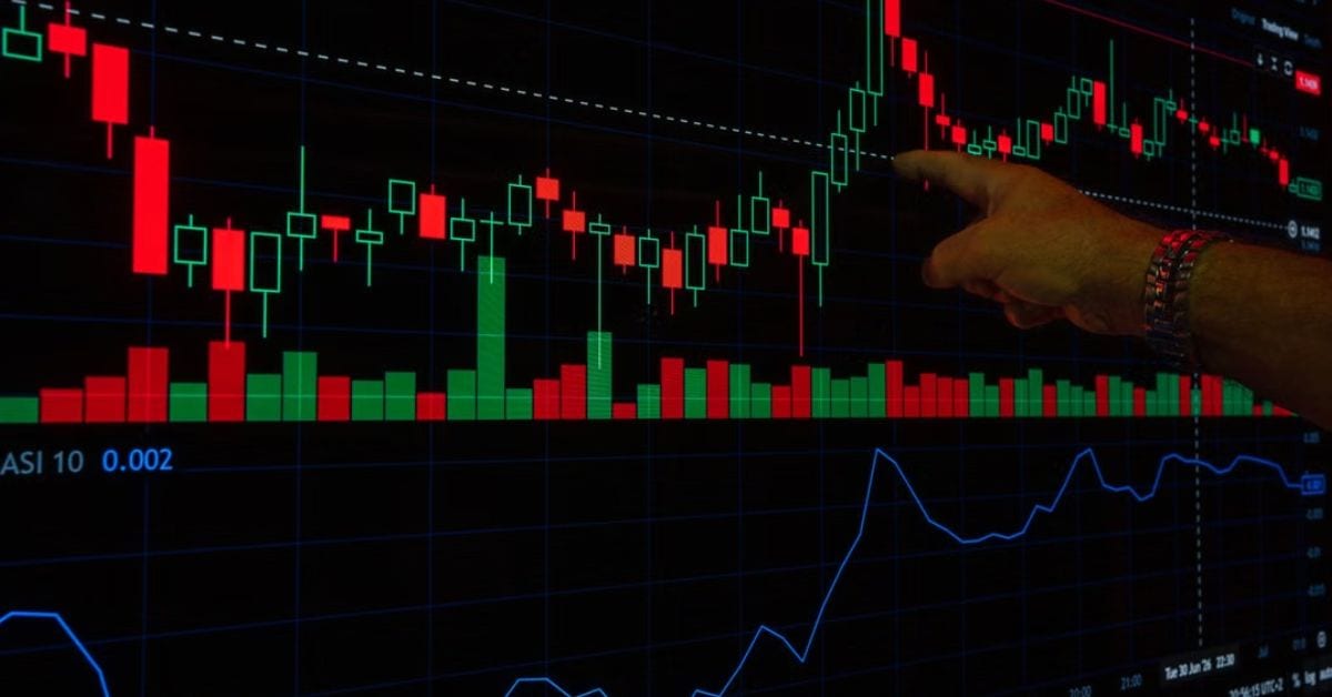 Dólar bate R$ 5,60 e Bolsa despenca após vitória de Lula; entenda o que aconteceu