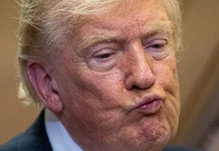 Trump tem aprovação recorde baixa nos EUA; tentou interferir na eleição brasileira