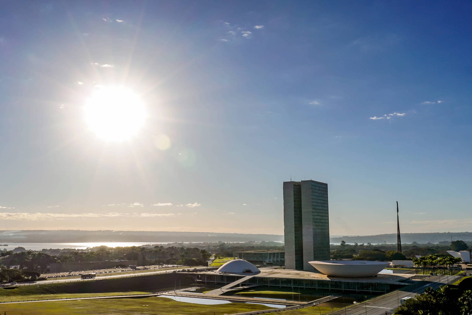 Maioria dos eleitores ainda não decidiu voto para senador e deputado