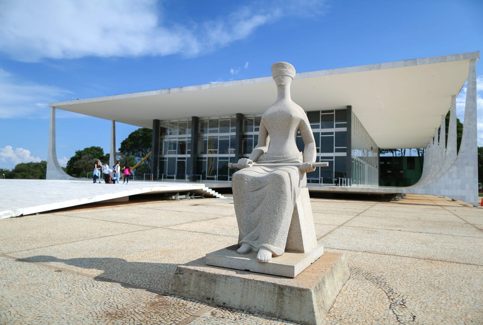 PT protocola PEC para limitar mandatos e mudar regras do Judiciário