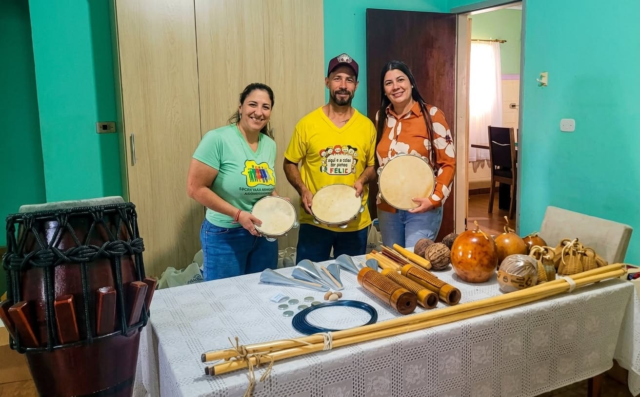 Tejupá adquire novos instrumentos para aulas de capoeira