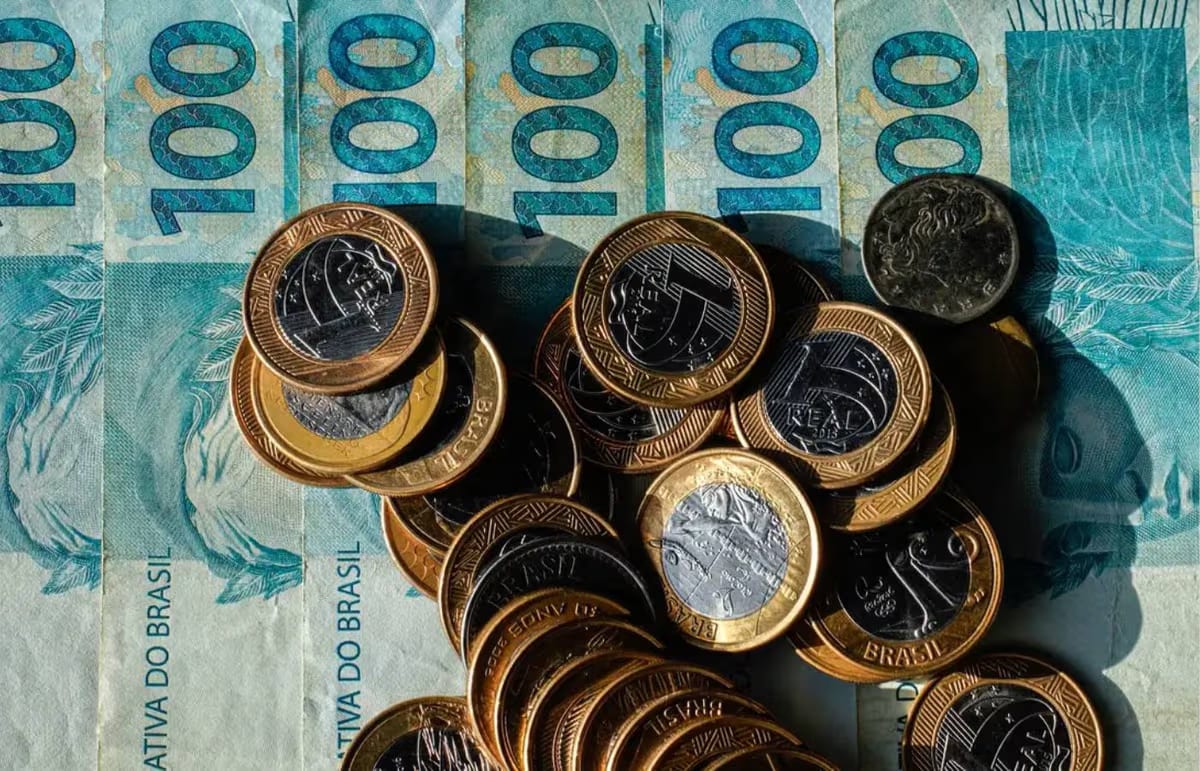 Projeções fiscais apontam desafios para o governo brasileiro a partir de 2027