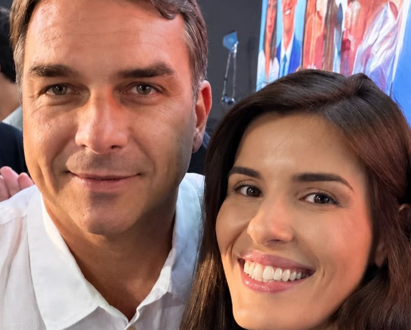 Dani Alonso participou de ato com Flávio Bolsonaro em Barueri