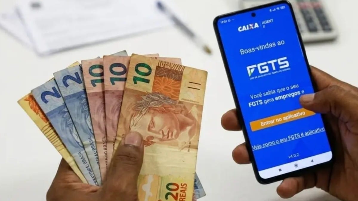 Trabalhador CLT pode ter dinheiro parado no FGTS e nem saber; veja como consultar o saldo pelo celular