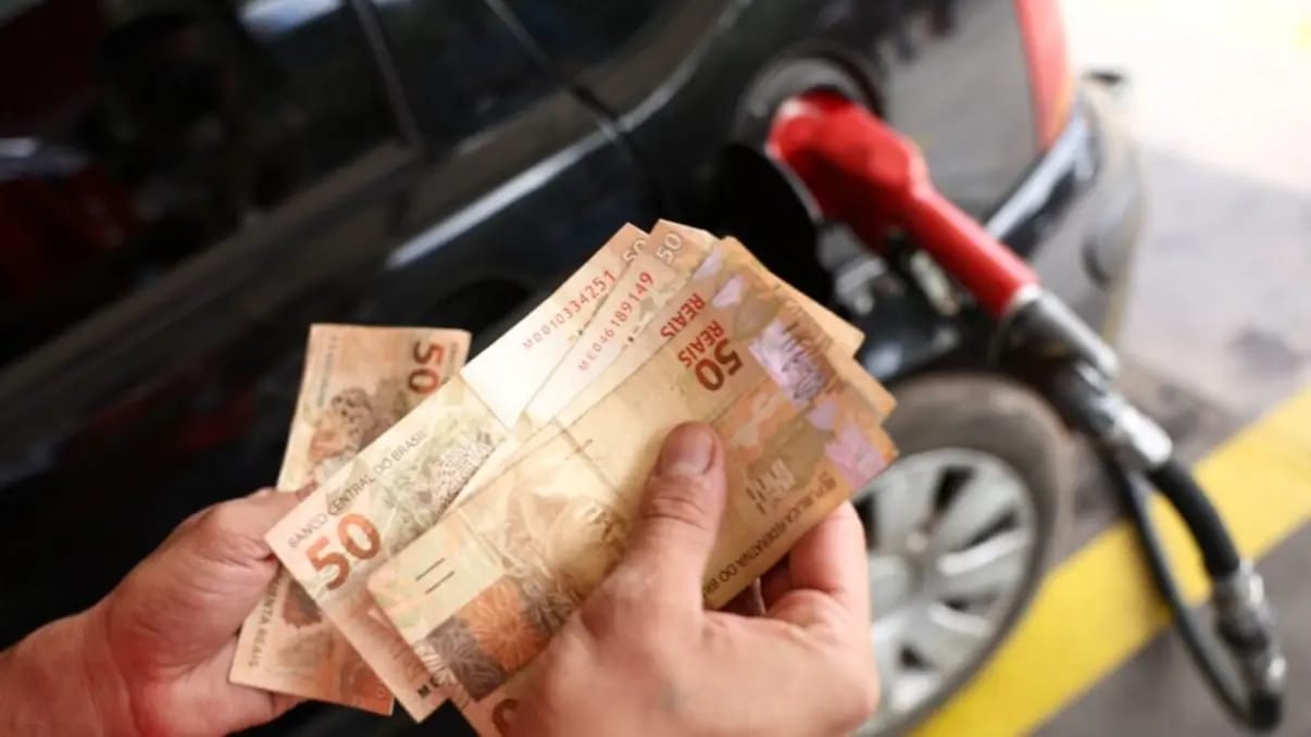 Governo Zera Impostos Federais da Gasolina Temporariamente
