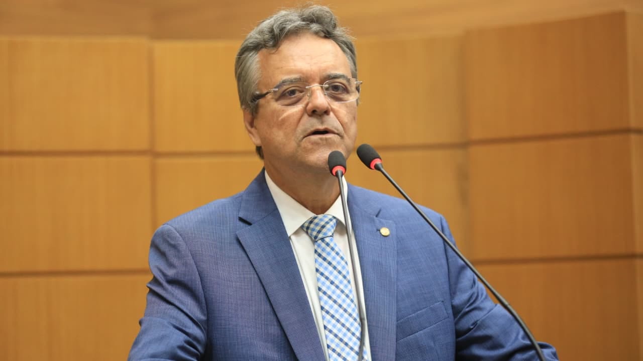 Luciano Pimentel reafirma compromisso com Sergipe durante pronunciamento na Alese