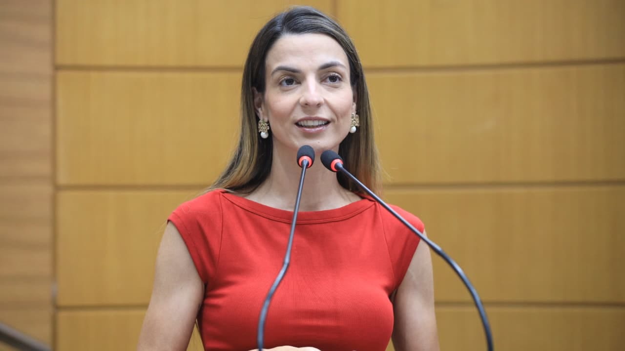 Lidiane Lucena expressão gratidão por votação e destaca a combate ao feminicídio