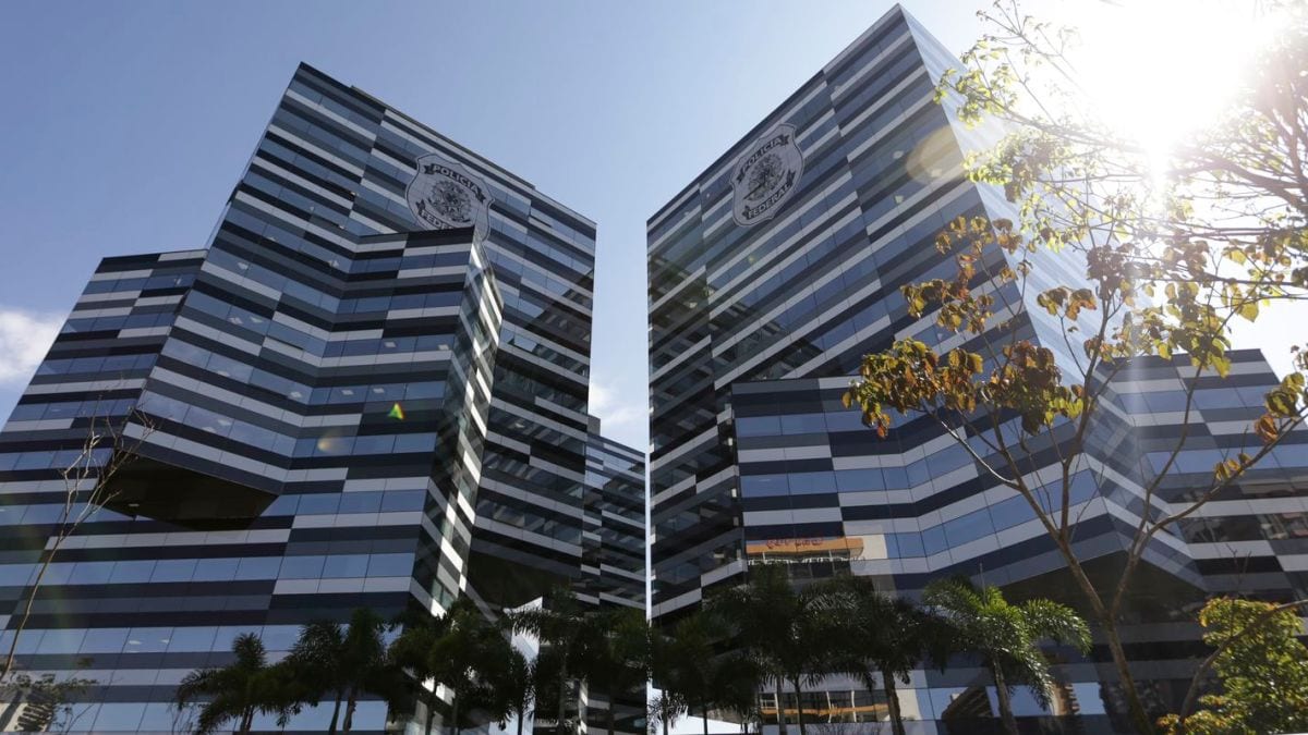 STF desmente buscas contra Flávio Bolsonaro; g1 admite erro