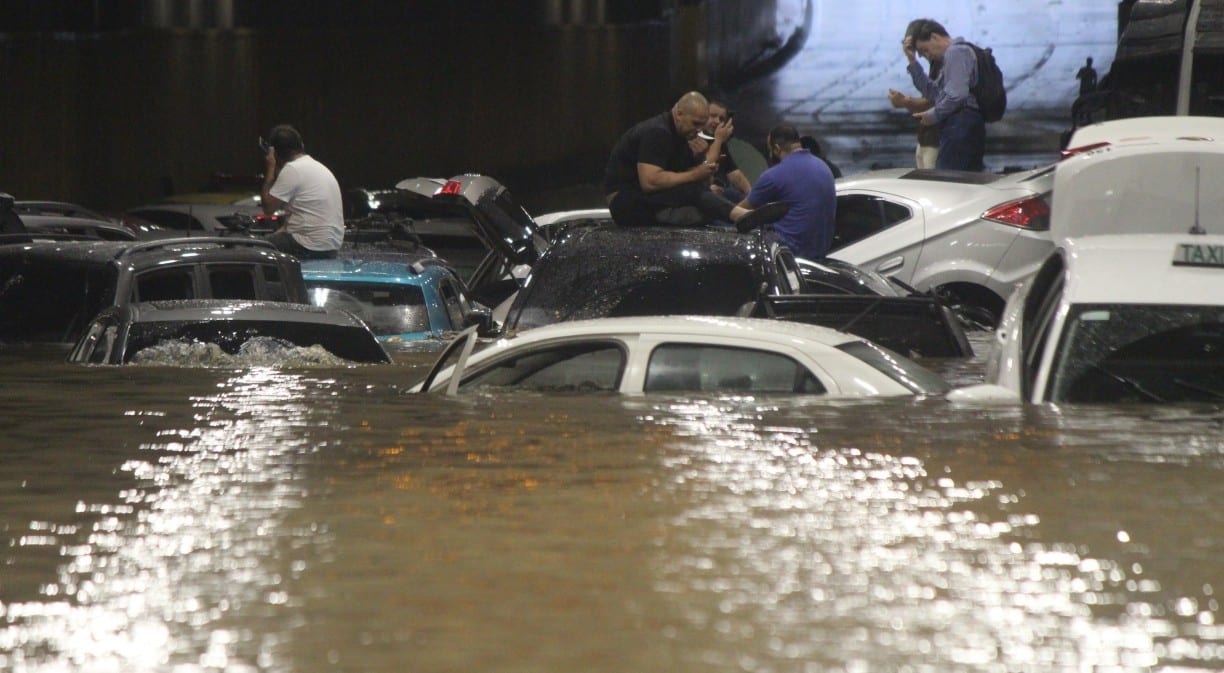 Anhangabaú registrou em 40 min de chuva o esperado para 11 dias, diz Prefeitura após caos em SP