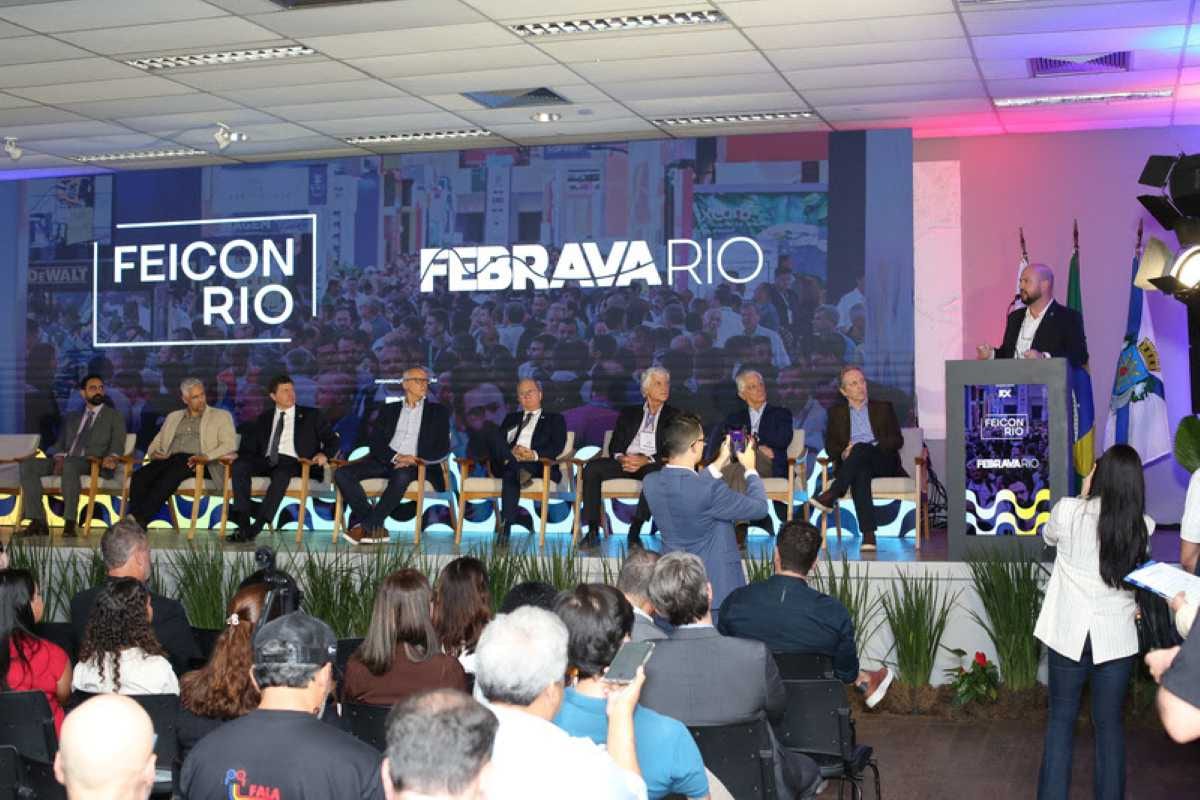 Primeiro dia de Feicon Rio e de Febrava Rio tem corredores lotados e expectativa alta em volume de negócios