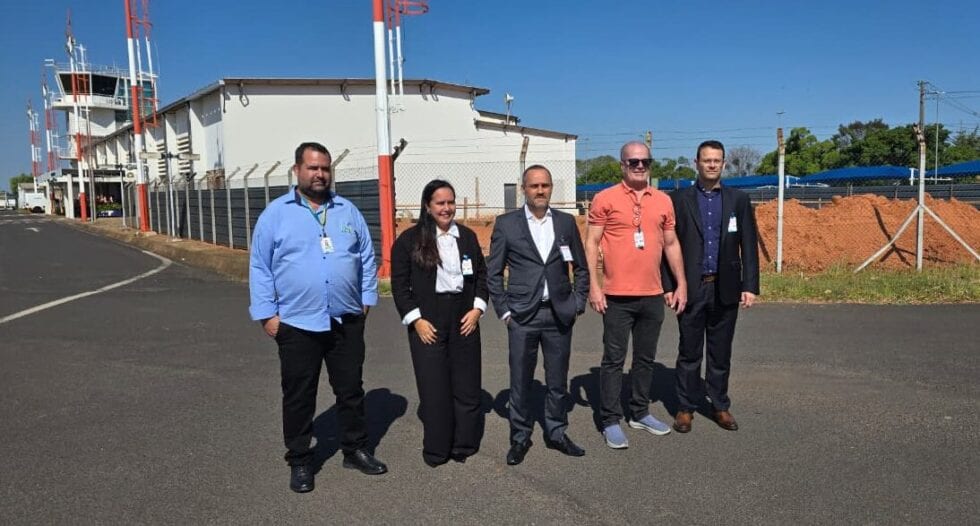 Vereadora Sara Lopes e diretoria da UEPP visitam obras de ampliação do aeroporto de Presidente Prudente
