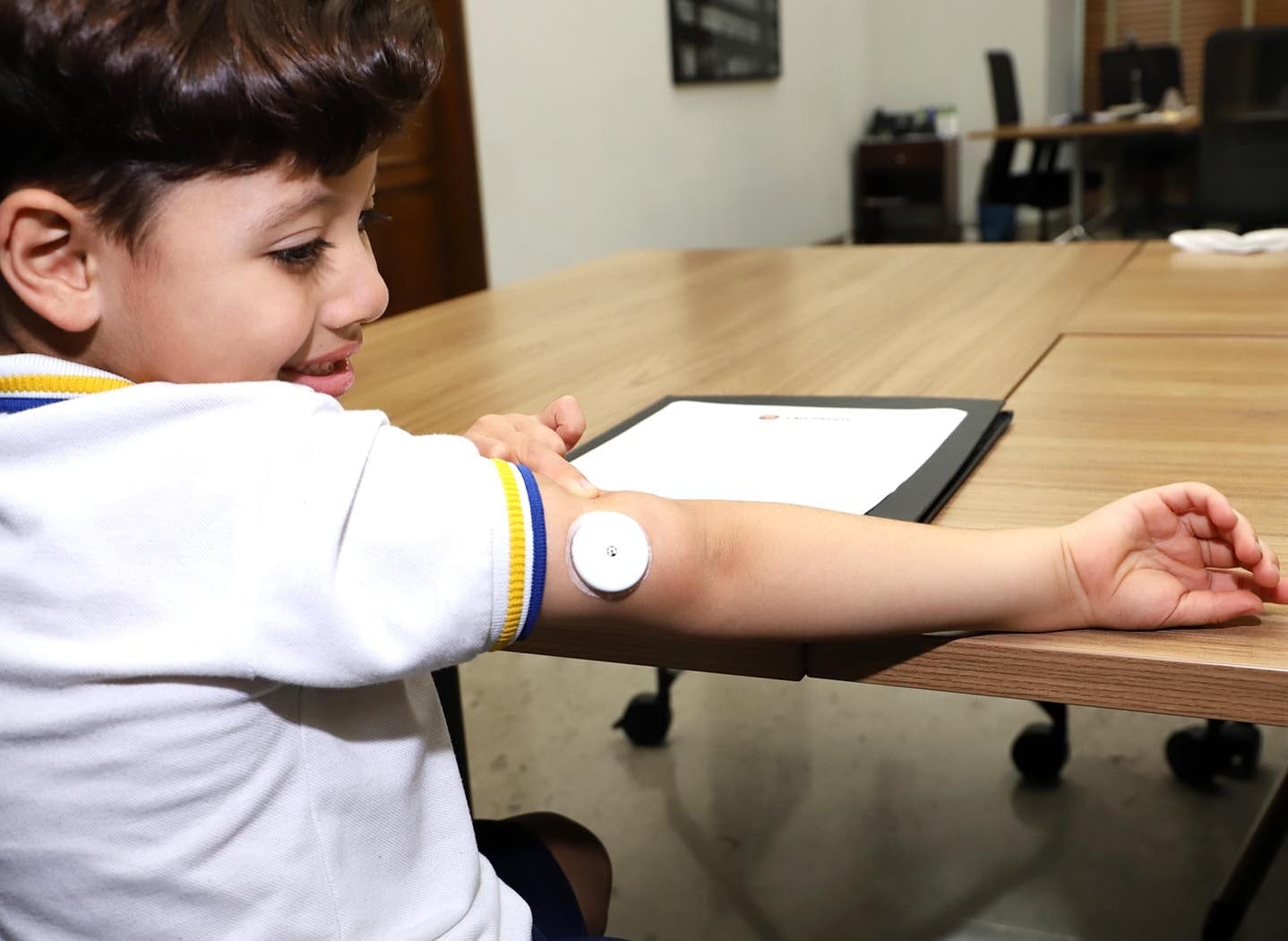 Programa de sensores para crianças com diabetes em Mogi gera questionamentos