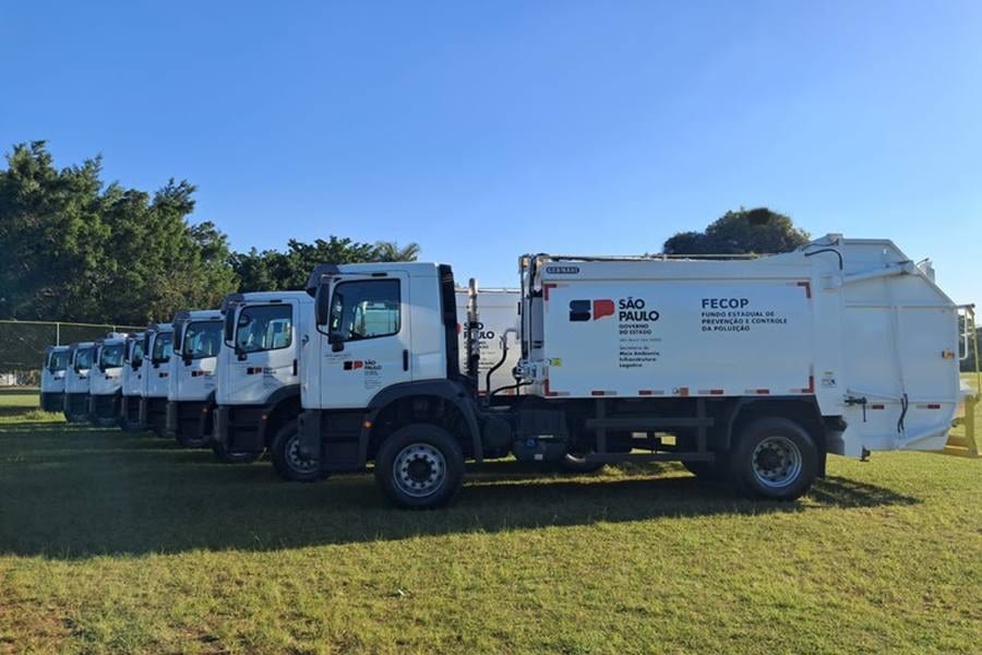 Juquitiba recebe caminhão compactador do Governo de SP para reforçar coleta