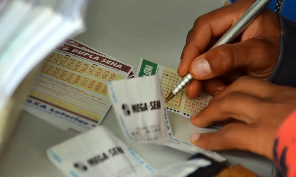 Caixa antecipa sorteios de domingo (25) para sábado (24) por causa do 2º turno