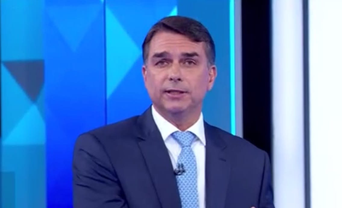 “Hoje eu votaria completamente diferente”, diz Flávio sobre licença-maternidade