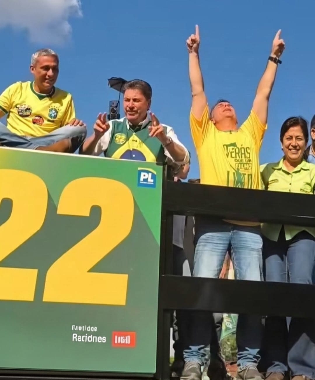 Flávio Bolsonaro fez motocarreata em Goiânia e desafiou Lula para debate