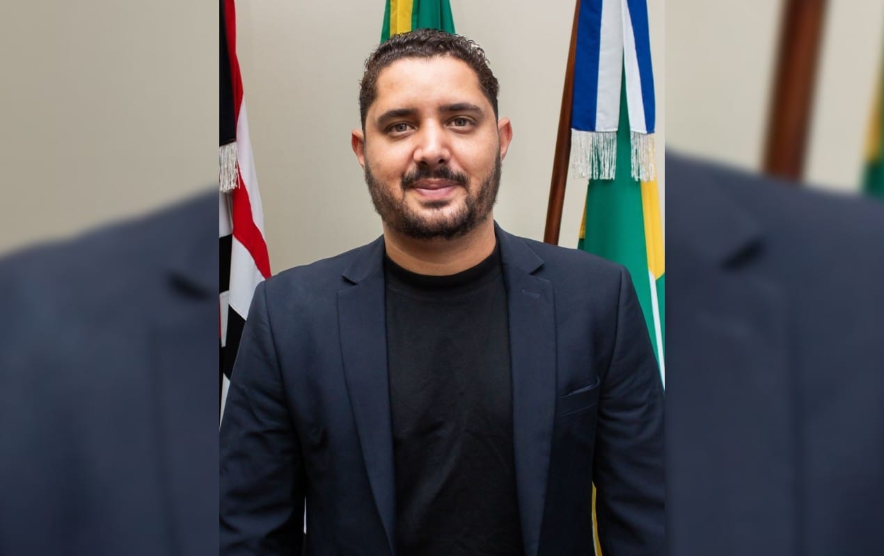 Câmara de Ourinhos cassa mandato do prefeito Guilherme Gonçalves após 11 horas de sessão
