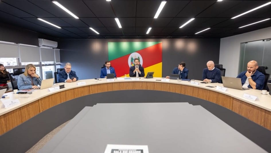 Leite reúne secretariado para alinhar preparação do processo de transição de governo