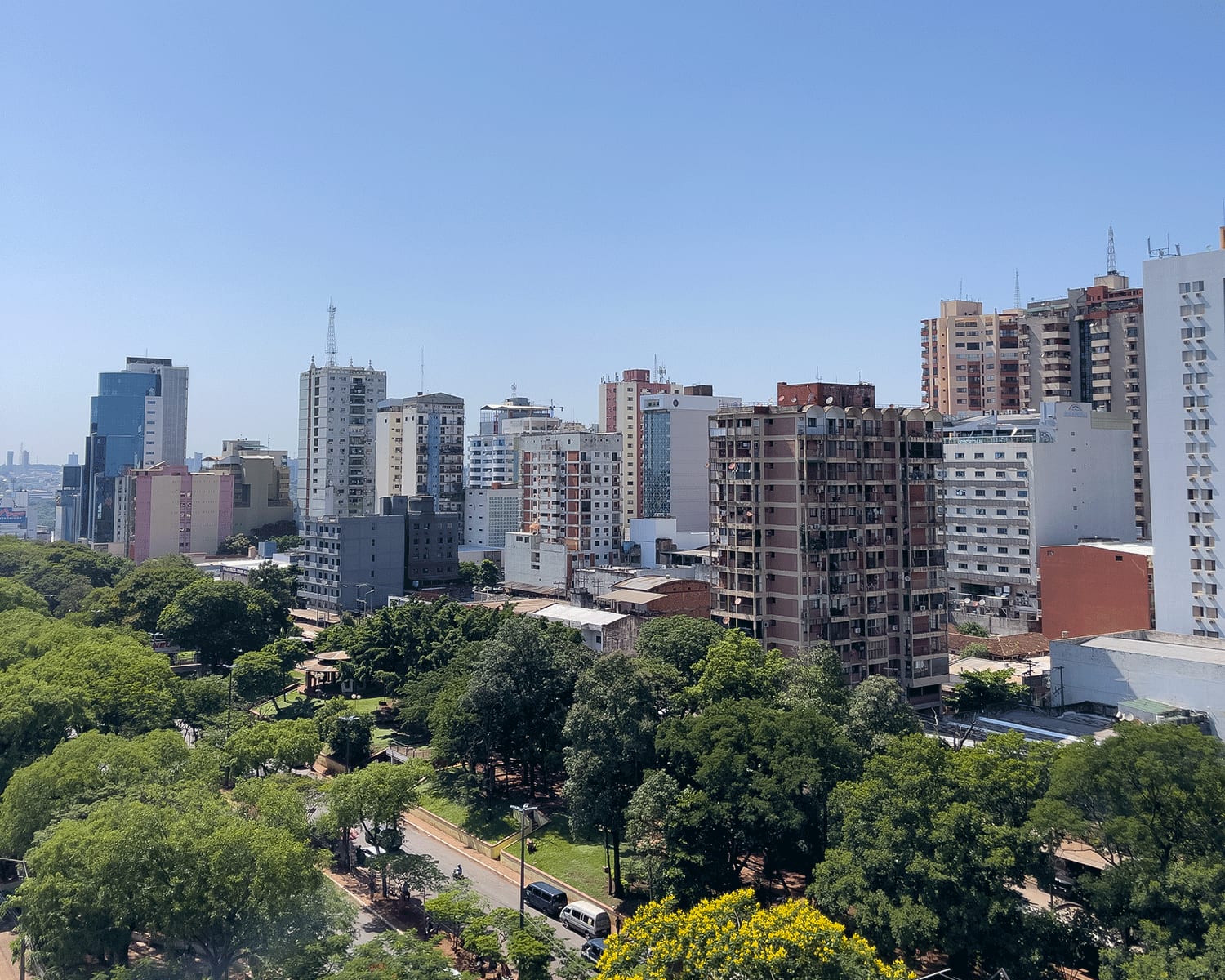 Interesse de brasileiros em morar no Paraguai cresce e buscas disparam após eleições