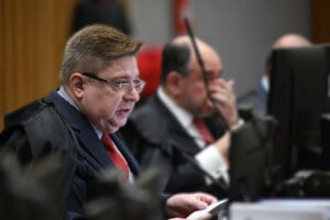 Adoção da tabela da OAB para honorários fere equidade, diz ministro do STJ