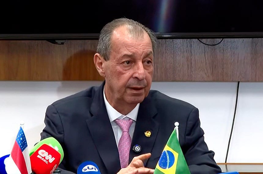 Omar diz acreditar na aprovação do fim da 6x1 ainda no esforço concentrado