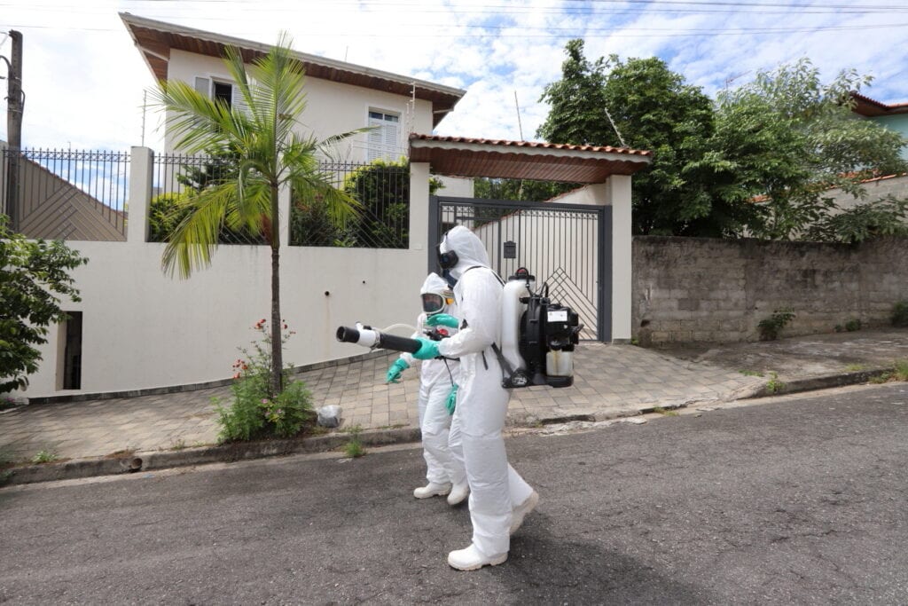 Jacareí faz visitas, Cata-Treco, nebulização e vacinação contra a dengue nesta semana