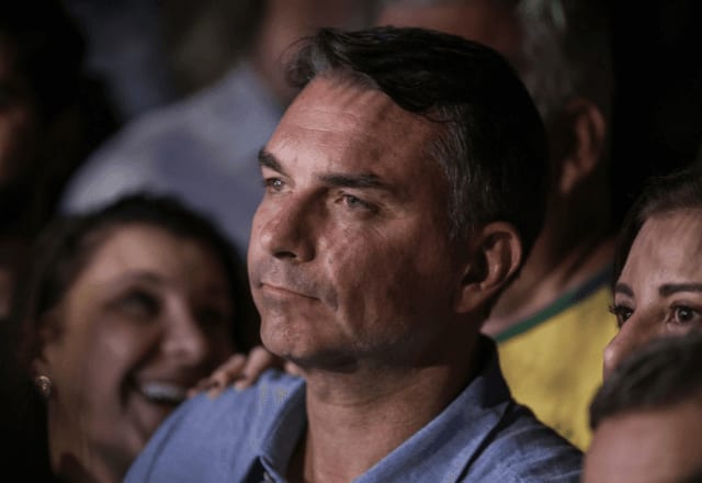 Oposição argentina cobra explicações sobre Flávio Bolsonaro