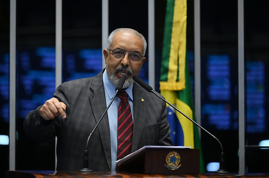 Paim faz apelo para que Senado vote redução da jornada de trabalho