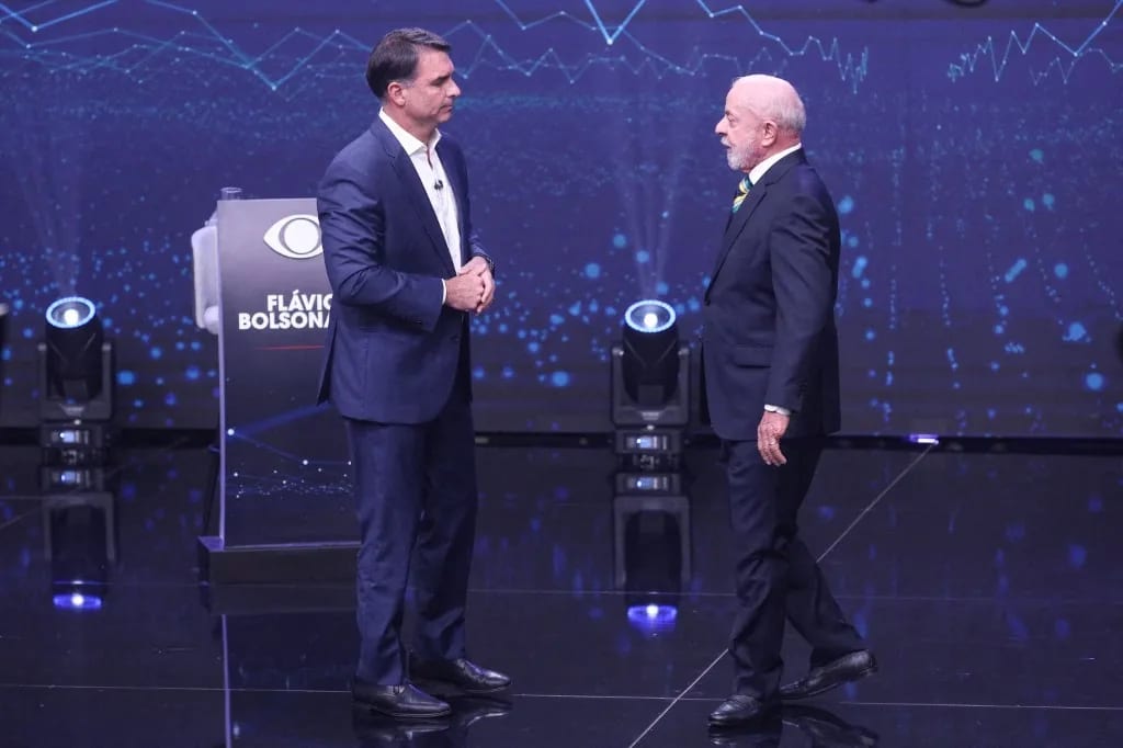 Na Globo, eleitor verá confronto entre o extremismo que mente e o campo democrático, analisam especialistas