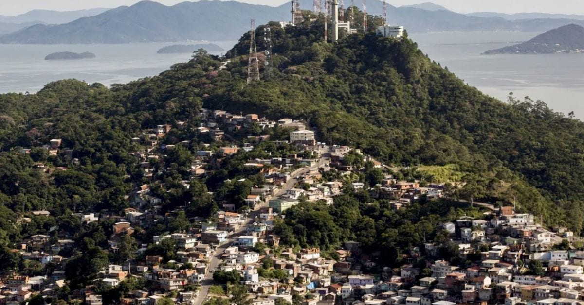 Florianópolis prepara plano de transformação para o Maciço do Morro da Cruz com participação de moradores