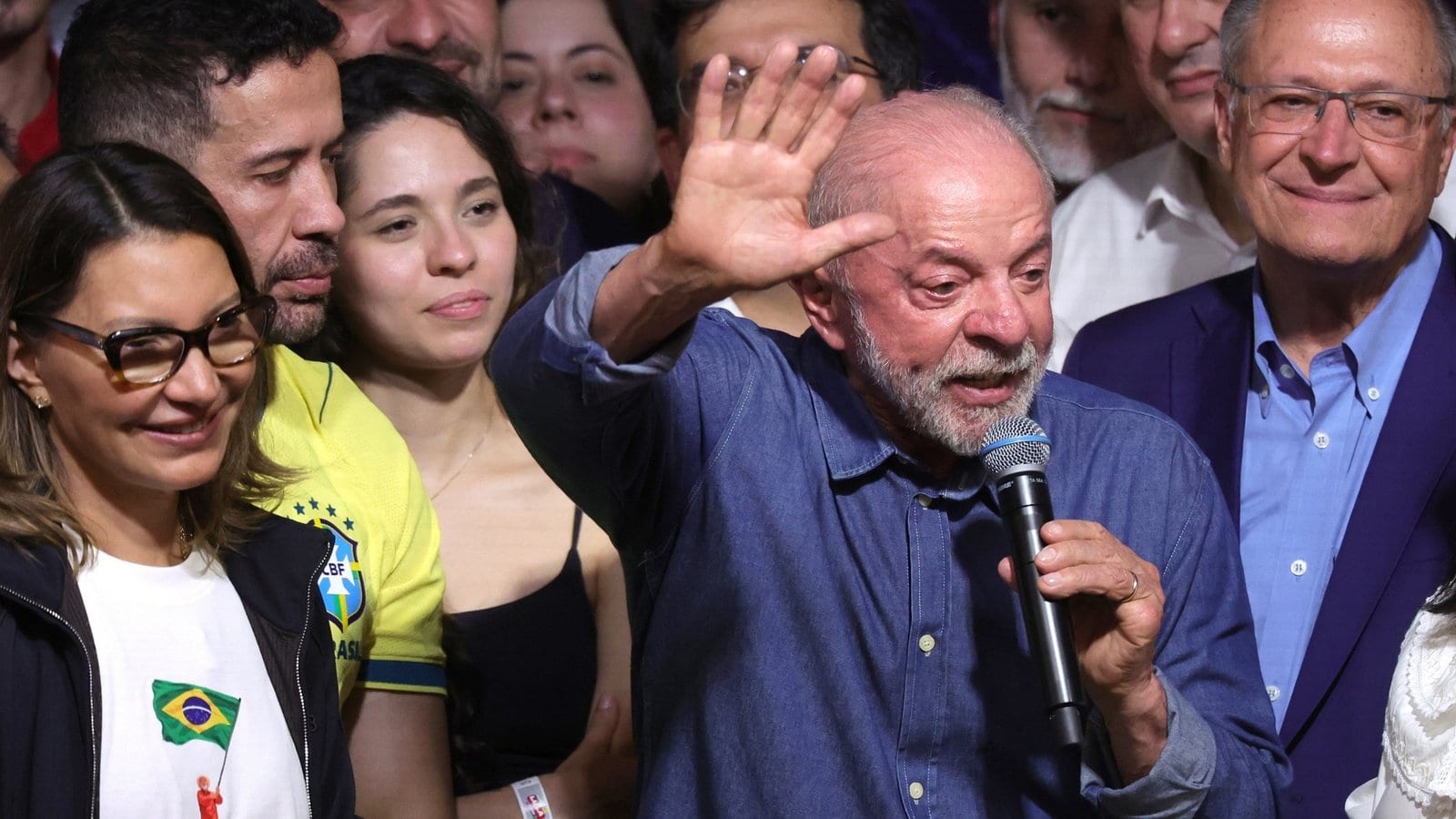 Mercado reage com pessimismo fiscal após vitória de Lula; Acompanhe as cotações