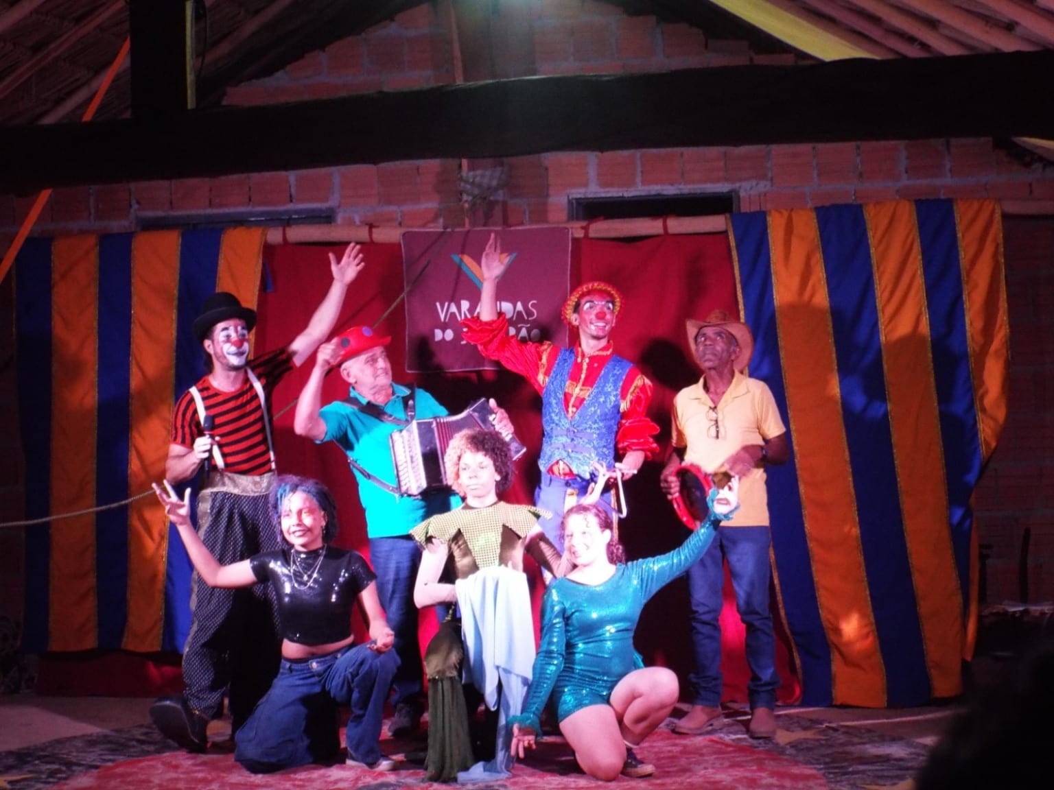 Circo Os Kaco e Associação Quilombola promovem evento solidário inédito no Jalapão e garantem recursos para casa de fari