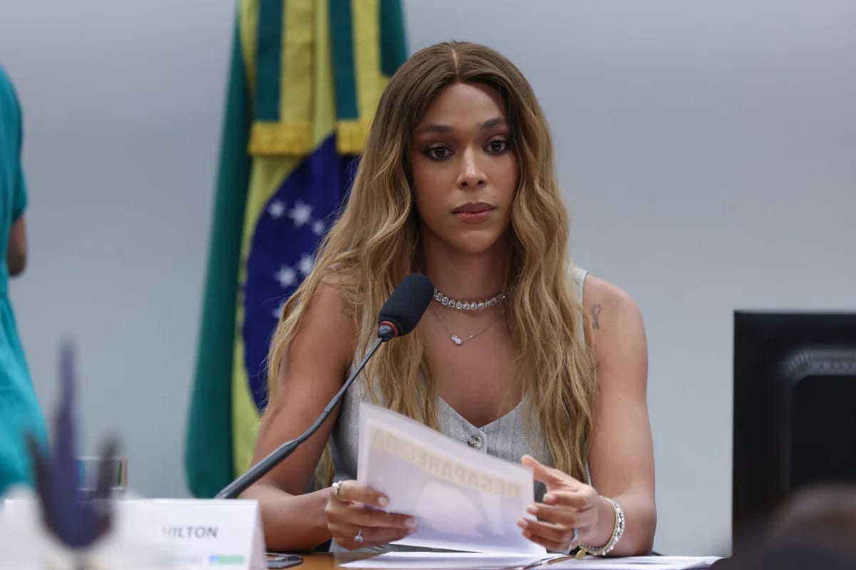 Erika Hilton pede que PGR apure novo repasse de Vorcaro ao filme Dark Horse