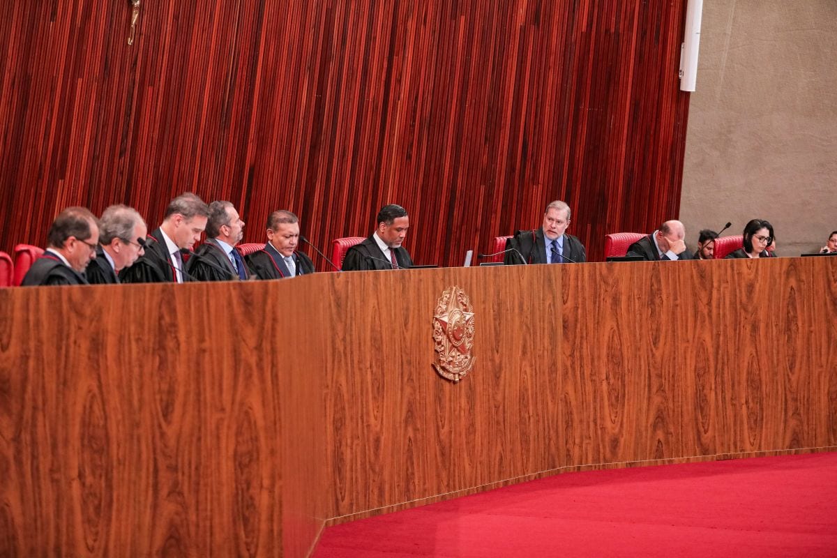 TSE chega ao segundo turno com série de decisões sobre redes sociais