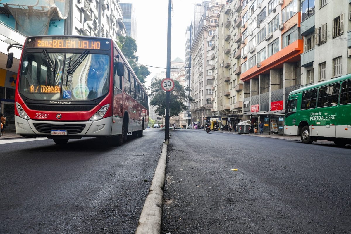 Porto Alegre requalificou 74 trechos e 35,7 km de ruas no 1º semestre de 2026