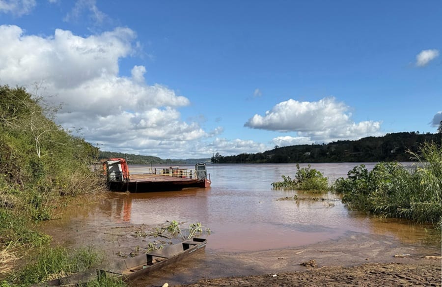 Cheia do rio Uruguai interrompe duas travessias entre Brasil e Argentina no Noroeste do RS