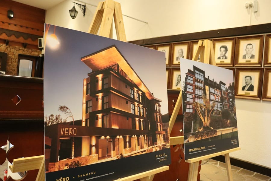 Mostra na Câmara de Gramado reúne projetos finalistas do prêmio de arquitetura da serra gaúcha