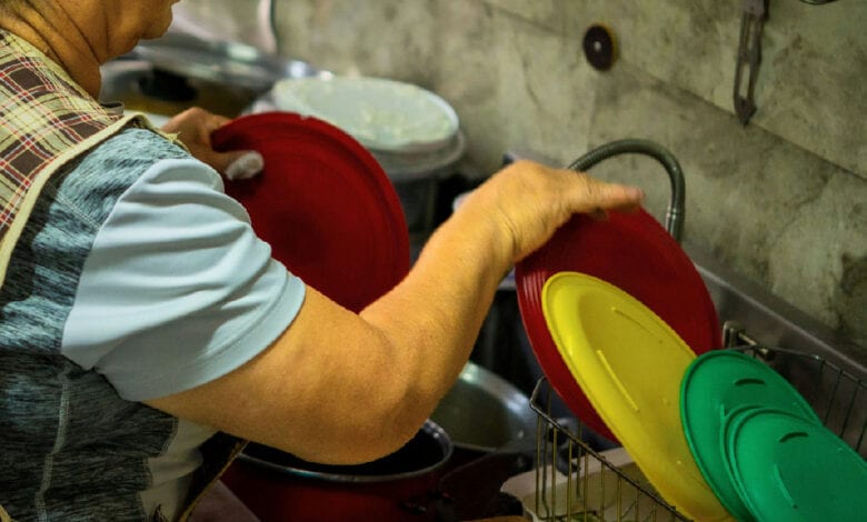 Domésticas: projeto de lei busca clareza em direitos após morte do empregador
