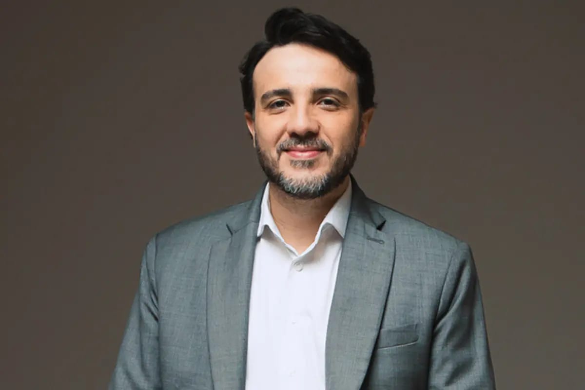 Renan Santos admite resultado “muito ruim” e descarta apoio a Lula ou Flávio Bolsonaro