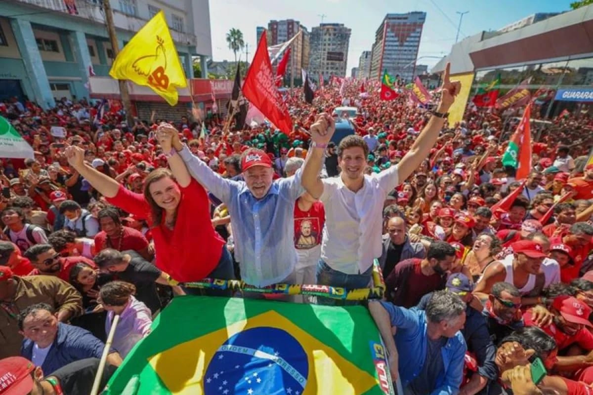 Lula pede que idosos 70+ votem após comício em Recife